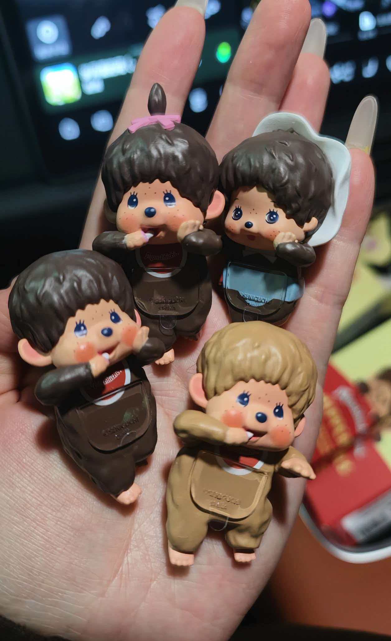 Phone Accessories Toys - Figura de Anime Mengqiqi em Posição