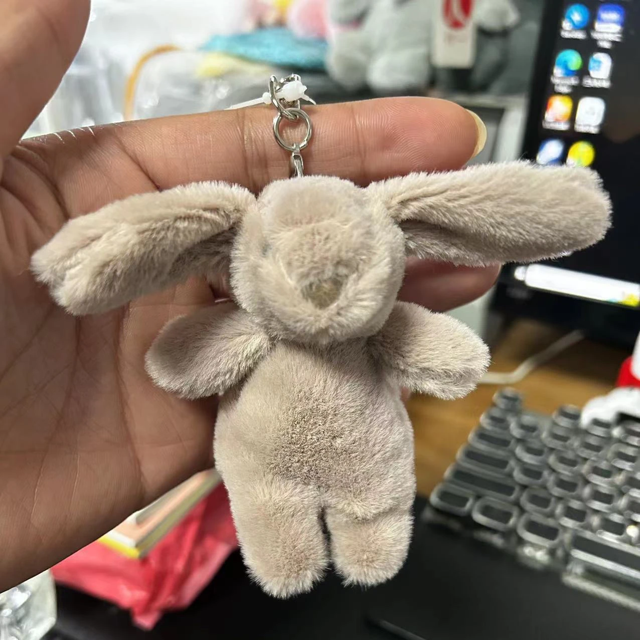 Chaveiro de Pelúcia de Coelho  - Phone Accessories Toys avaliação e preço